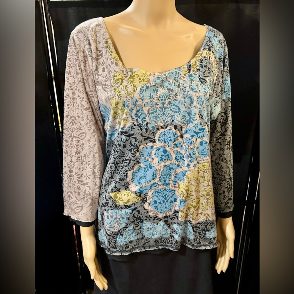 Britney Black sz M 3/4 length sleeves. Double layer.